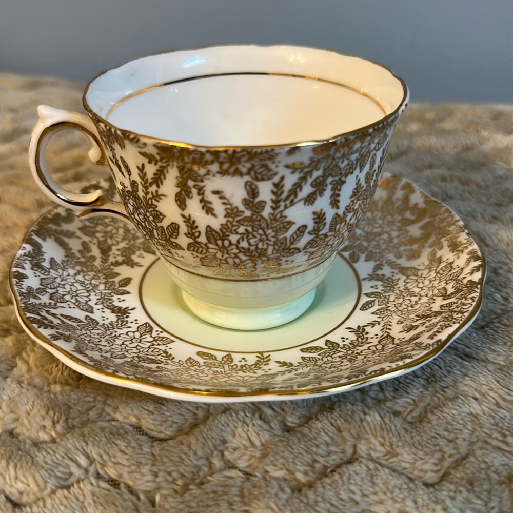 Elegant Gold Floral Saucer